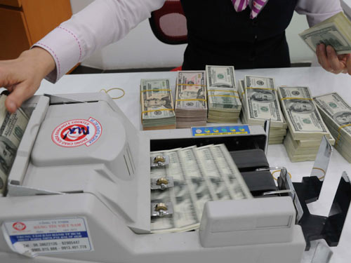Giá USD trên thị trường tự do lập đỉnh mới - 1