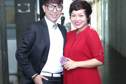 Thái Thùy Linh khoe bụng bầu bên Long Nhật - 2