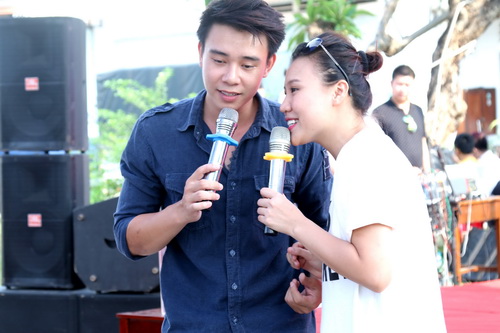 Thái Thùy Linh khoe bụng bầu bên Long Nhật - 20