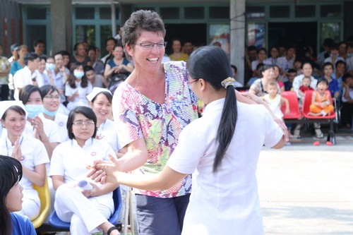 Thái Thùy Linh khoe bụng bầu bên Long Nhật - 19