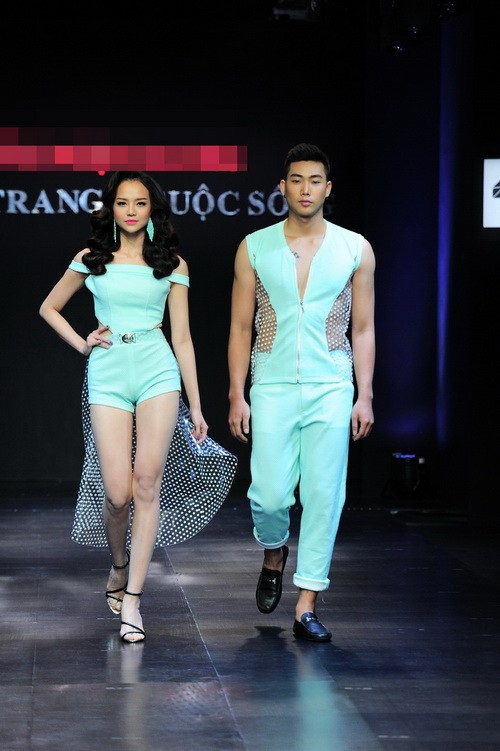 Thanh Hằng tái xuất gợi cảm với mốt xuyên thấu - 12