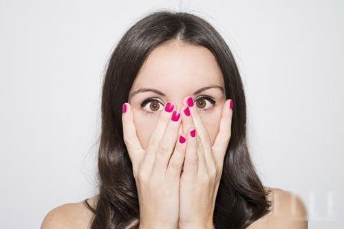 4 lý do để bạn chấm dứt ngay việc chạm tay lên mặt - 1