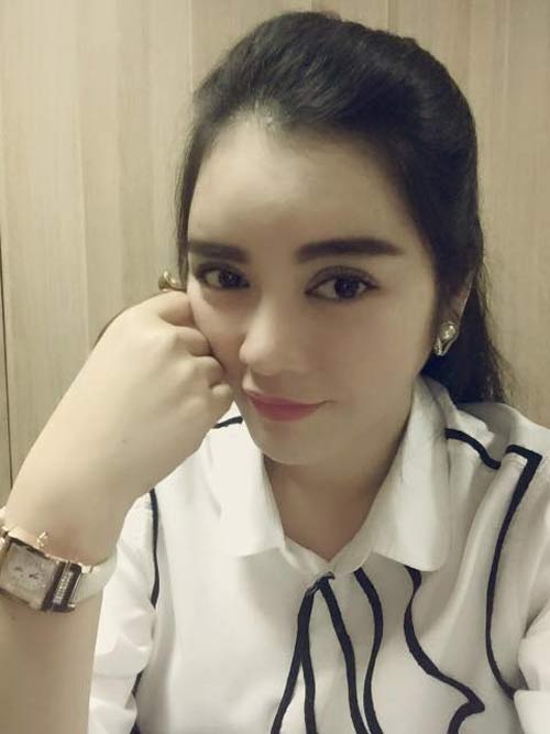 Thuỷ Tiên hạnh phúc khi được chăm sóc chồng con - 18