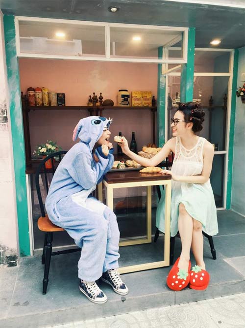 Thuỷ Tiên hạnh phúc khi được chăm sóc chồng con - 5
