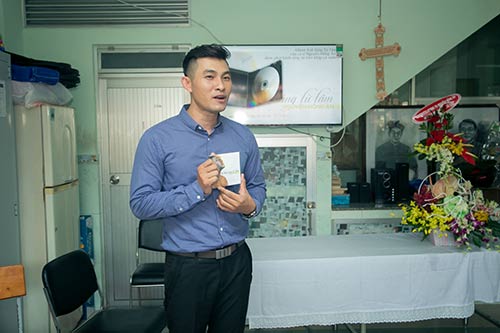 Nguyễn Hồng Ân mời linh mục và sư thầy hát trong album mới - 1