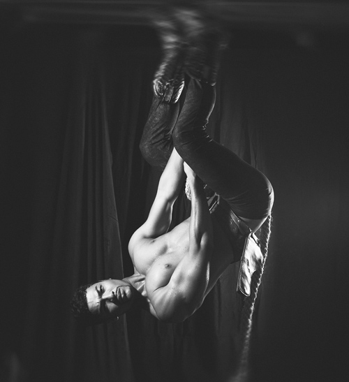 Thân hình khiến mọi quot;trai cong gái thẳngquot; đều mê của Vũ Tuấn Việt - 9