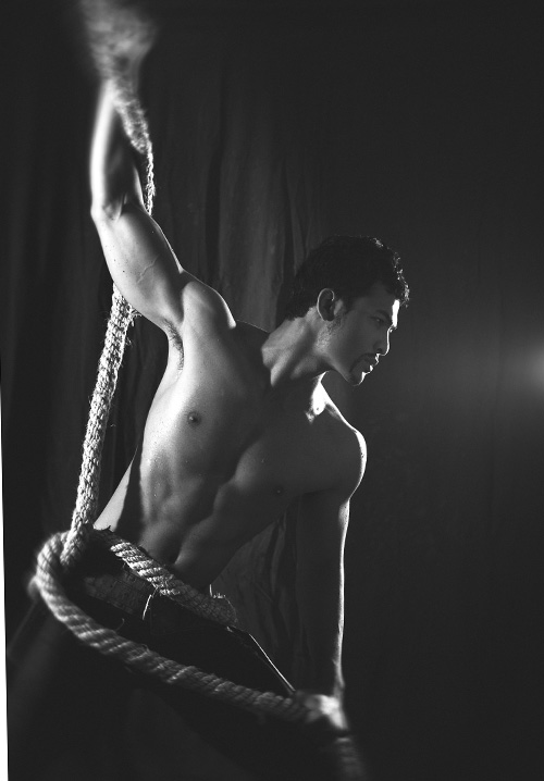 Thân hình khiến mọi quot;trai cong gái thẳngquot; đều mê của Vũ Tuấn Việt - 5