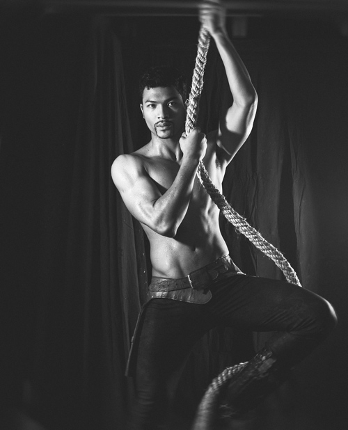 Thân hình khiến mọi quot;trai cong gái thẳngquot; đều mê của Vũ Tuấn Việt - 7