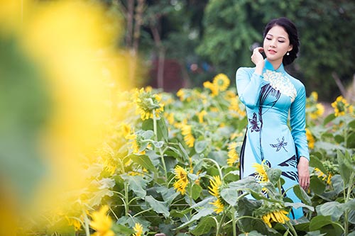 HH quý bà Trần Thị Quỳnh, Sonya Sương Đặng đọ dáng mềm - 4