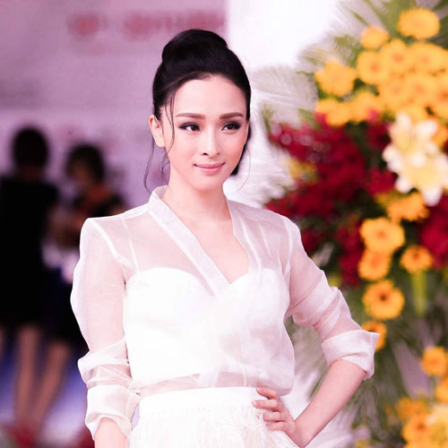 #039;Soi#039; nhan sắc Hoa hậu Việt bị bắt vì tội lừa đảo - 6
