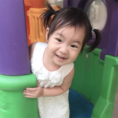 Ngắm nụ cười thiên thần của con gái Lý Hải - 1