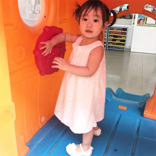 Ngắm nụ cười thiên thần của con gái Lý Hải - 3