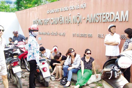 Cấm thi vào lớp 6: PGS Văn Như Cương lo “đổ cổng trường” - 1
