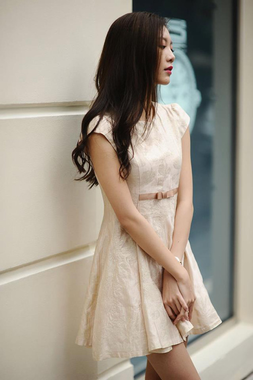 Vì sao phụ nữ quot;nghiệnquot; mặc váy xòe? - 13