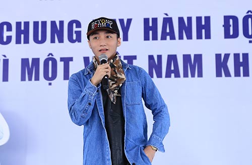 Phạm Quỳnh Anh hát và chạy bộ cùng 6000 người - 5