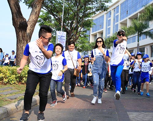 Phạm Quỳnh Anh hát và chạy bộ cùng 6000 người - 9