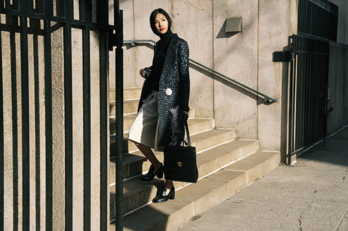 Hoàng Thùy tiếp tục khoe ảnh trên đường phố New York - 3