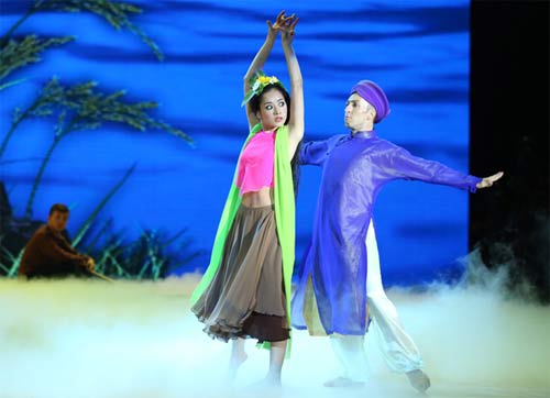 Chi Pu quot;hoá điênquot; trên sân khấu Bước nhảy hoàn vũ - 3
