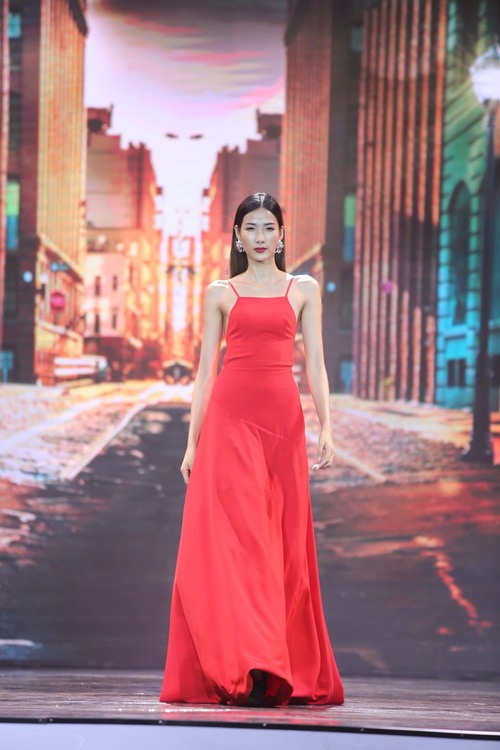 Thanh Hằng tiết lộ dáng đi quot;hai hàngquot; thời chưa nổi tiếng - 12