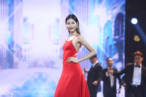 Thanh Hằng tiết lộ dáng đi quot;hai hàngquot; thời chưa nổi tiếng - 13