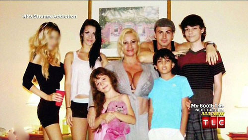 Bà mẹ 6 con phẫu thuật ngực 13 lần để đạt cỡ siêu tưởng - 8