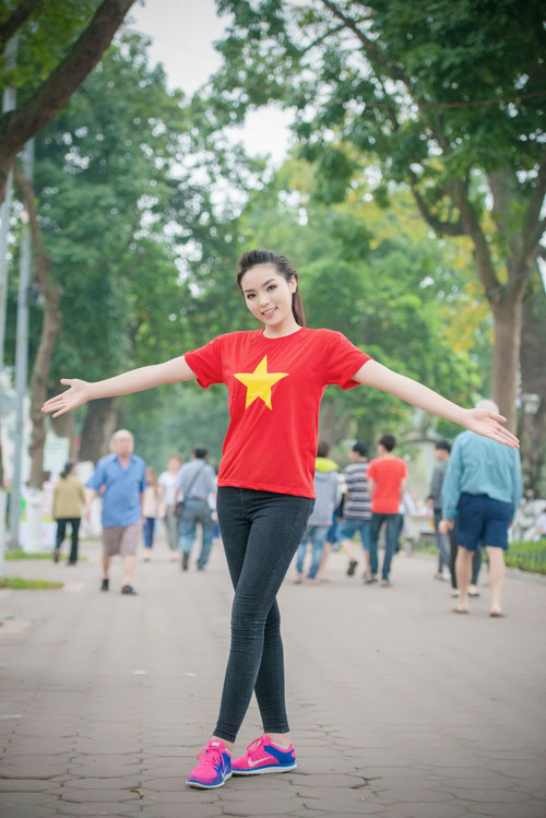 Kỳ Duyên xinh đẹp rạng ngời trong ngày chạy vì sức khỏe - 1