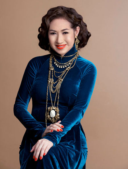 Ca sĩ Ý Lan: Miệt mài đầy hạnh phúc - 2