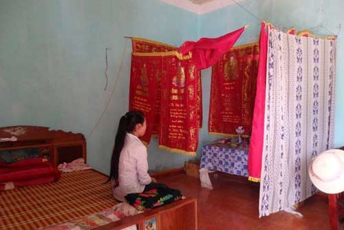 Nghi án con bị hiếp dâm, bố uống thuốc diệt cỏ tự tử - 1
