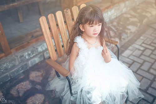 quot;Liêu xiêuquot; với bé Việt lai Trung đẹp như thiên sứ - 6