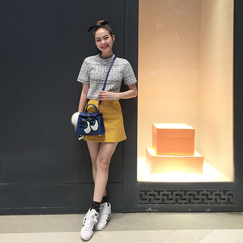 Minh Hằng khoe thời trang hè tươi rói ở Thái Lan - 3