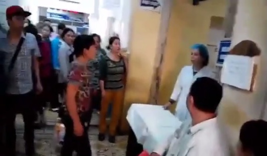 Bộ trưởng Tiến: Cắt hợp đồng nữ điều dưỡng bị tố “vòi” tiền - 1