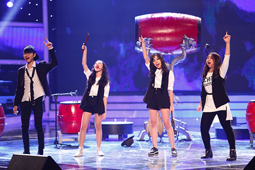 Khán giả Got Talent quot;nổi da gàquot; vì quot;Xúy Vân giả dạiquot; - 4