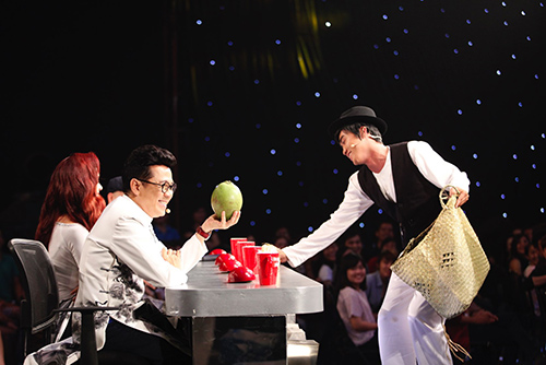Khán giả Got Talent quot;nổi da gàquot; vì quot;Xúy Vân giả dạiquot; - 8