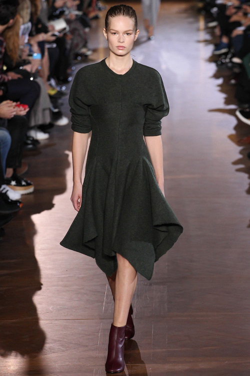 Chân dài nào thống lĩnh sàn diễn thu đông 2015? - 2