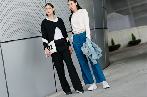 Tín đồ thời trang Hàn Quốc quot;quậyquot; tưng bừng trên phố - 3