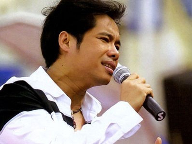 Là một trong những giọng ca vàng từ thập niên 90, Ngọc Sơn vẫn luôn giành được sự quan tâm đông đảo của những người mê dòng nhạc 'sến'.
