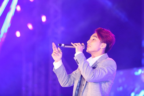 Thu Minh, Sơn Tùng quot;quậy tưngquot; trong lễ hội countdown - 4