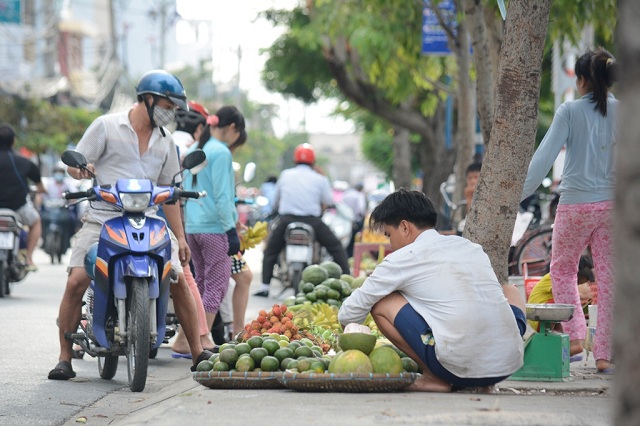 Chợ nổi mini giữa lòng Sài Gòn nhộn nhịp ngày cuối năm - 2