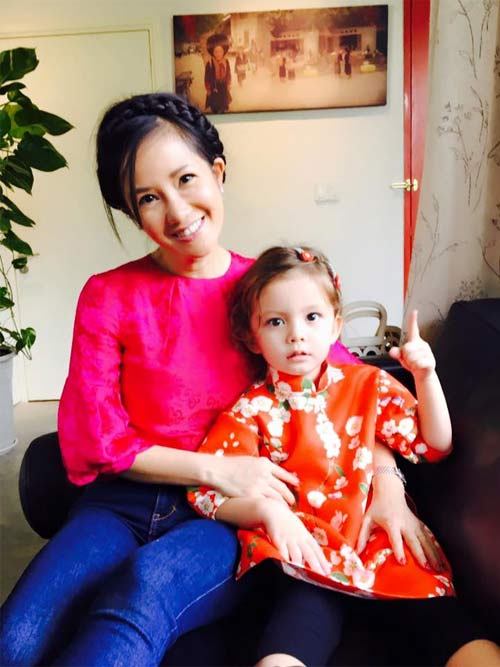 Dương Triệu Vũ hôn má Mr Đàm trong ngày sinh nhật - 7