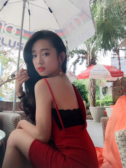 Dương Triệu Vũ hôn má Mr Đàm trong ngày sinh nhật - 11