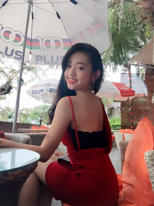 Dương Triệu Vũ hôn má Mr Đàm trong ngày sinh nhật - 12