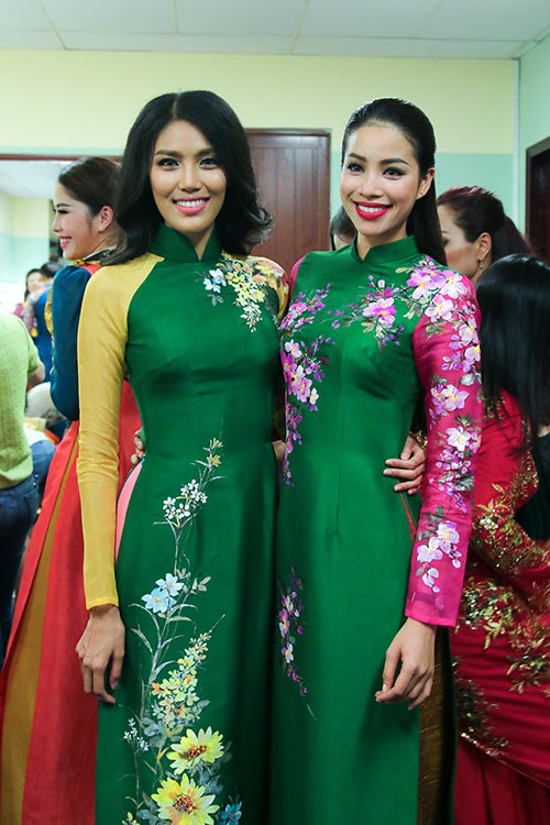 Phạm Hương hội ngộ Nam Em, Hà Thu sau cuộc thi HH Hoàn vũ - 1