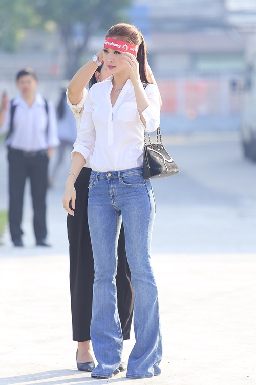 Diễm Trang, Thúy Vân quot;rủ nhauquot; đi hiến máu - 1