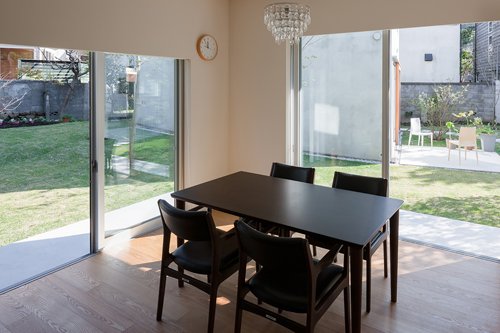 Nhà song sinh kiểu Nhật trên mảnh đất méo 300m2 - 7