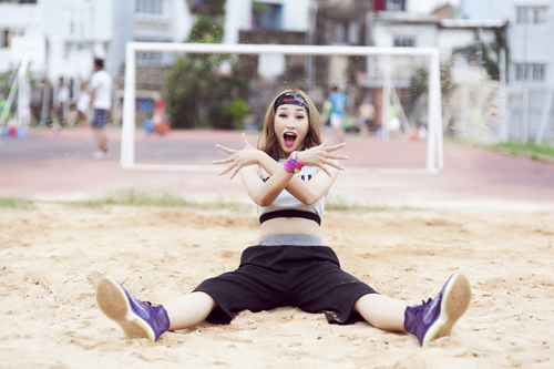 Trang Khiếu nhí nhảnh với phong cách sporty chic - 1