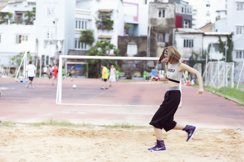 Trang Khiếu nhí nhảnh với phong cách sporty chic - 3