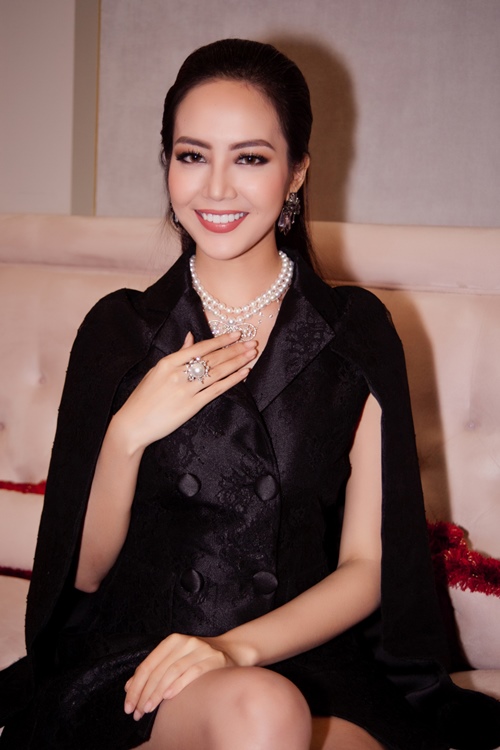 Lý Nhã Kỳ đeo trang sức hơn 3 tỷ rạng rỡ tại sự kiện - 7