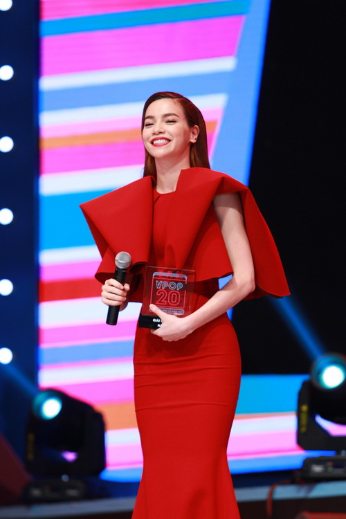 Hà Hồ đoạt giải Cống hiến giữa muôn vàn scandal - 1