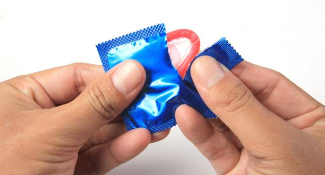 10 điều bạn không bao giờ nên làm với bao cao su - 2