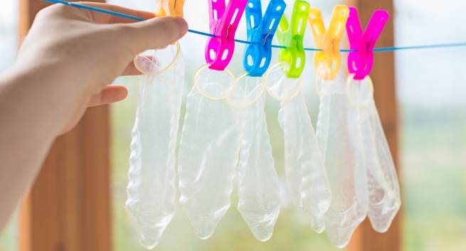 10 điều bạn không bao giờ nên làm với bao cao su - 8